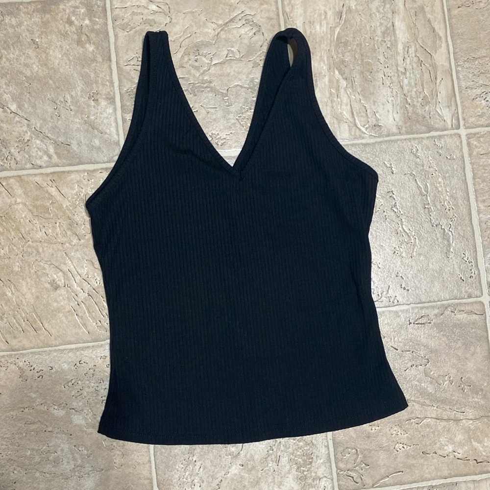SHEIN V-Neck Tank-Top